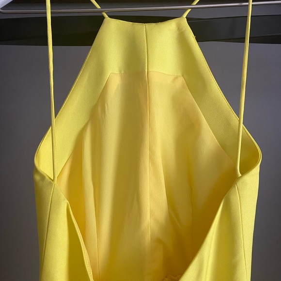 Lulu’s Backless Dress - Picture 5 of 7